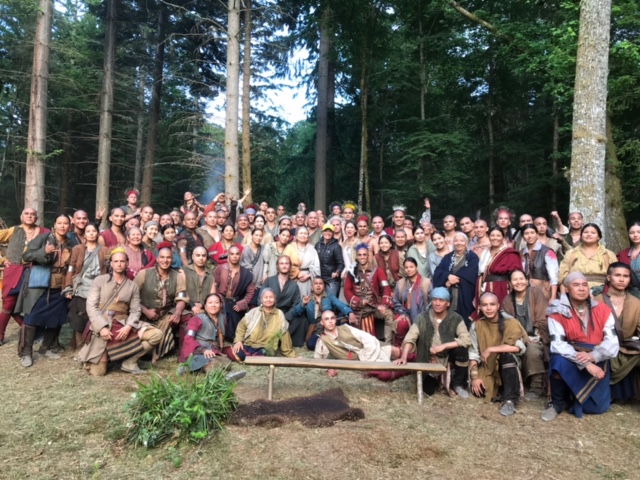 a group photo of the cast of Outlander